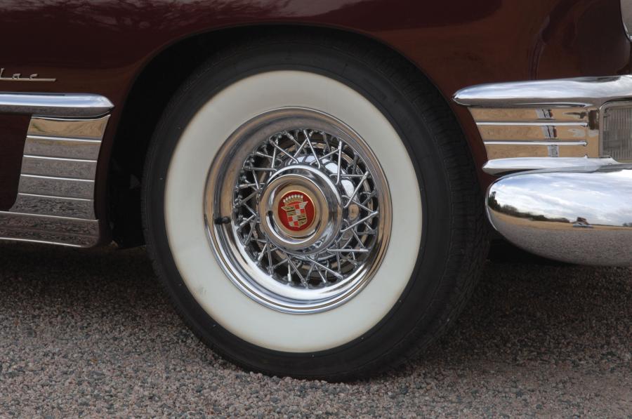  Cadillac Series 62 Coupe DeVille 1949 года  (фото 2 из 9)
